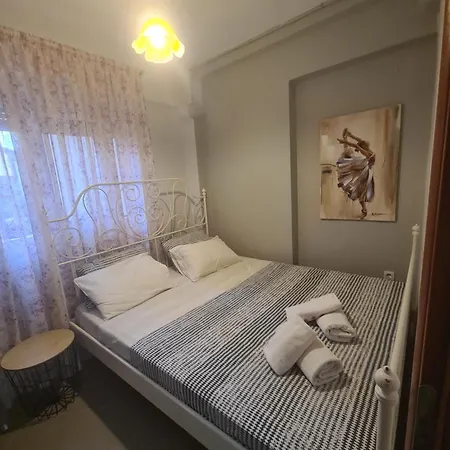 Makis Touzla Apartment Ofrinion