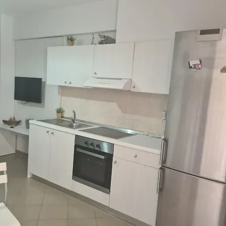 Apartment Makis Touzla Ofrinion