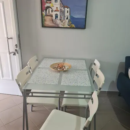 Apartment Makis Touzla *