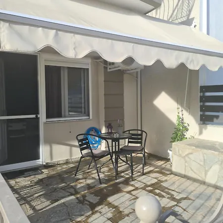 Apartment Makis Touzla *