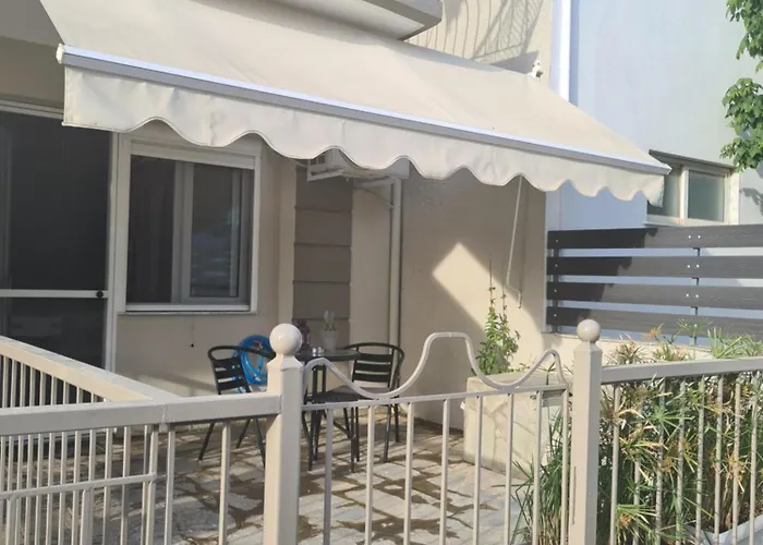 Makis Touzla Apartment *